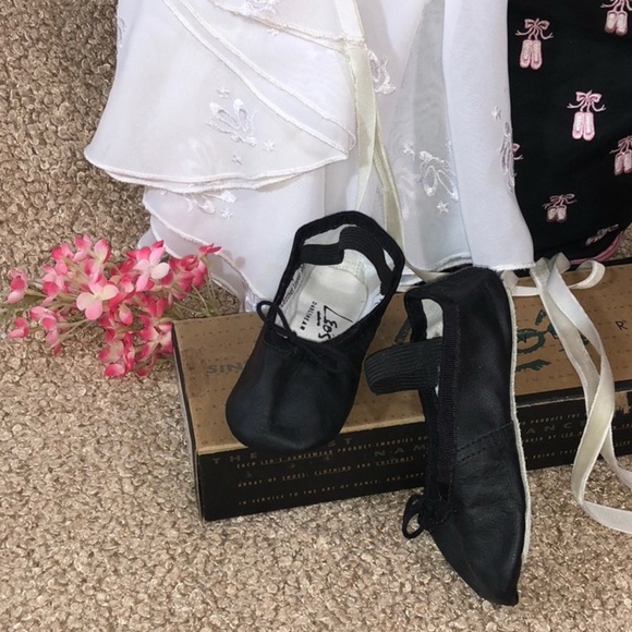 Leo's Dancewear Other - Leos Black Ballet Shoes Style 48 Width: W